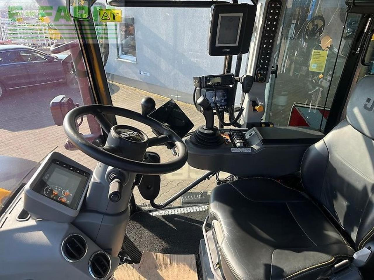 Traktors JCB 4220 fastrac: foto 7