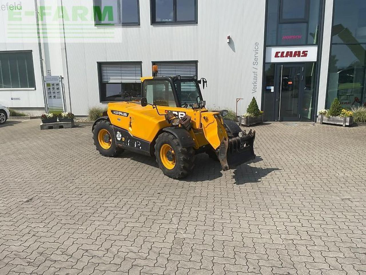 Teleskopiskais iekrāvējs JCB 525.60: foto 6