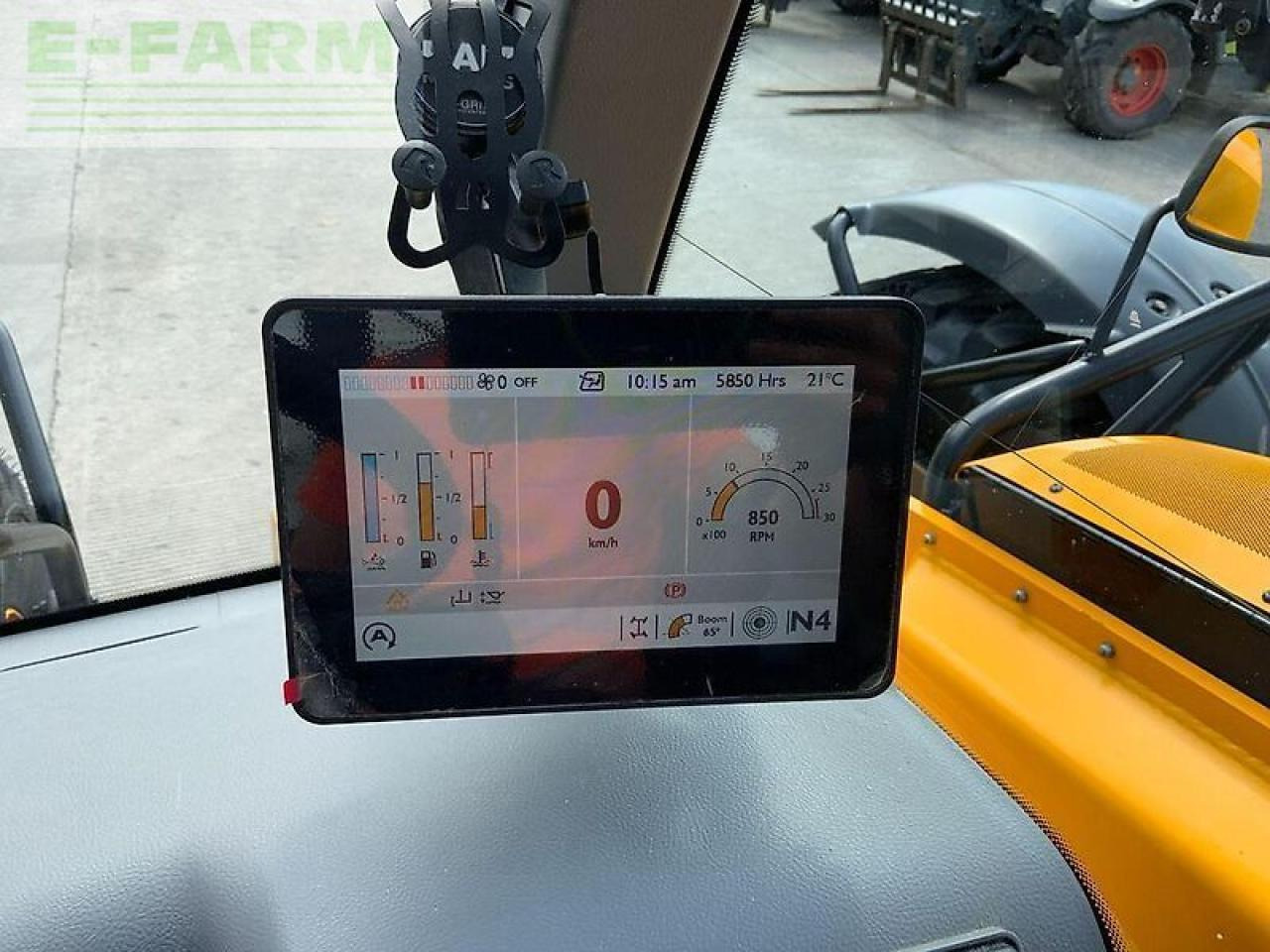 Teleskopiskais iekrāvējs JCB 560-80 agri xtra telehandler (st23410): foto 18 Teleskopiskais iekrāvējs JCB 560-80 agri xtra telehandler (st23410): foto 18