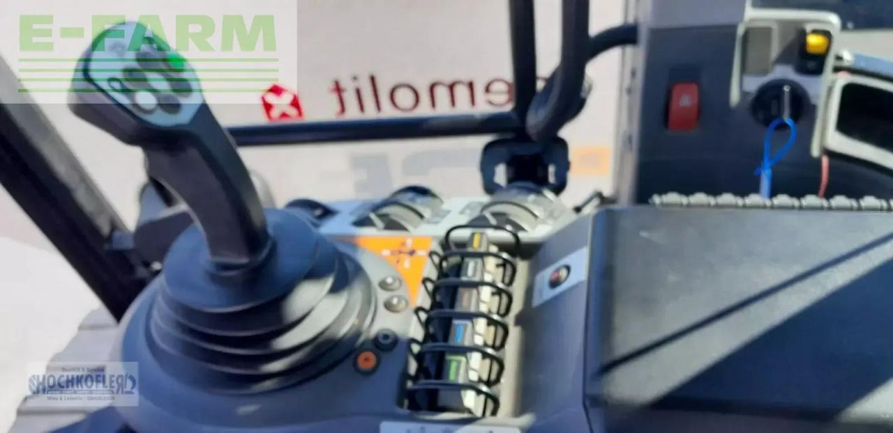 JCB 8330 - Traktors: foto 2 JCB 8330 - Traktors: foto 2