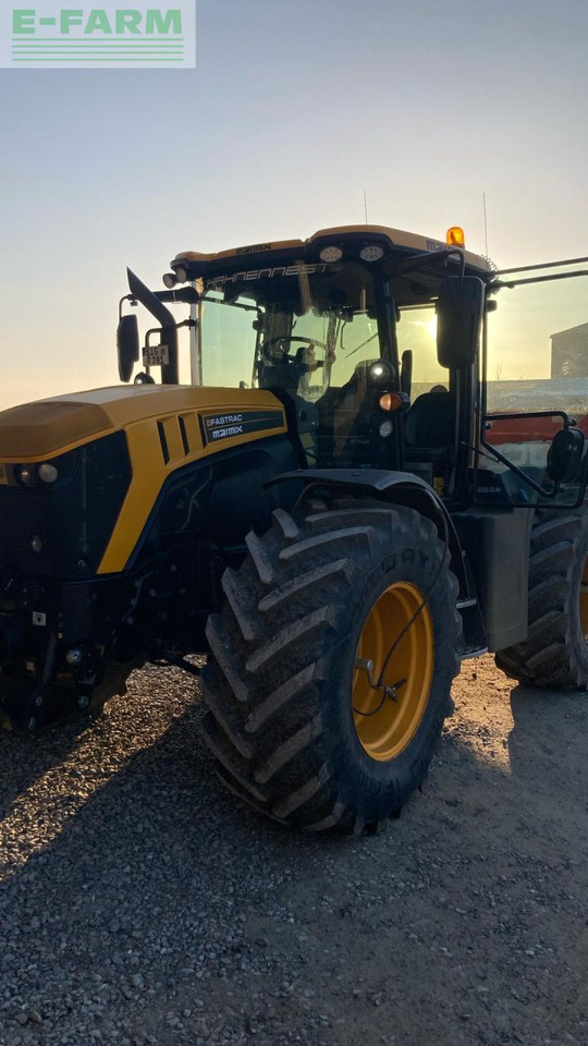 JCB Fastrac 4220 - Traktors: foto 1 JCB Fastrac 4220 - Traktors: foto 1