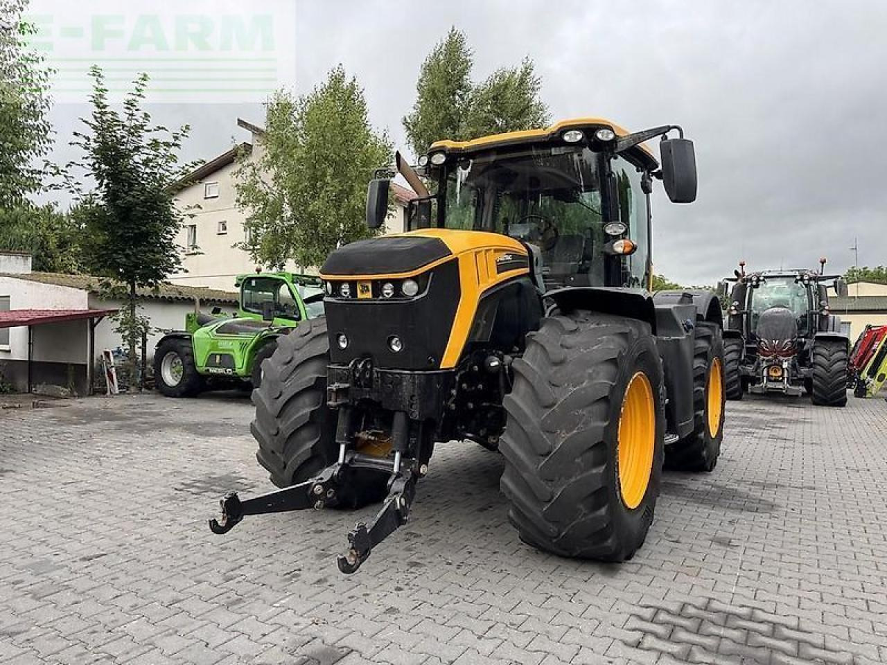 JCB fastrac 4220 - Traktors: foto 2 JCB fastrac 4220 - Traktors: foto 2