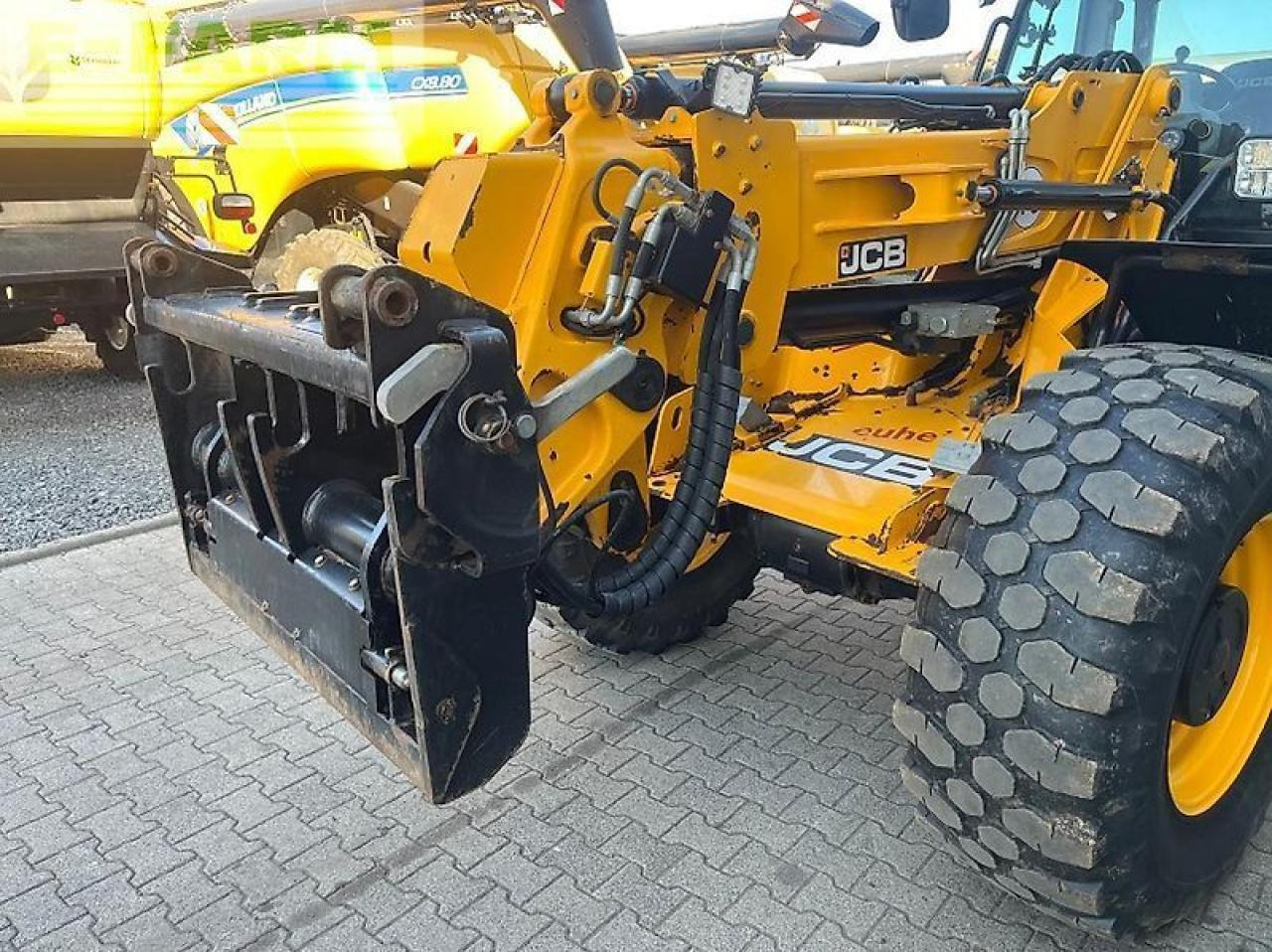 JCB tm 420 - Teleskopiskais iekrāvējs: foto 5 JCB tm 420 - Teleskopiskais iekrāvējs: foto 5