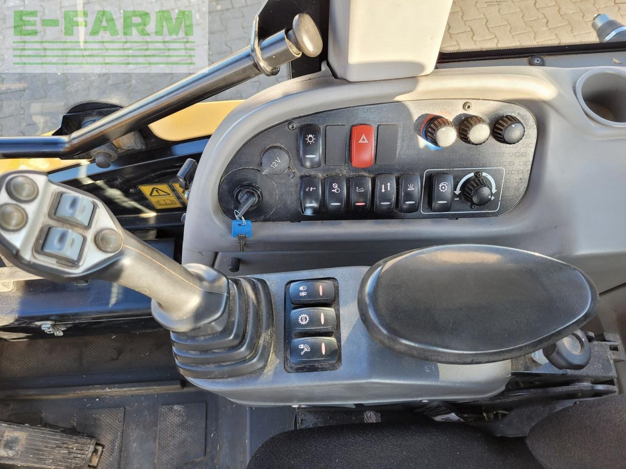 Teleskopiskais iekrāvējs JCB tm 420 teleskopradlader: foto 7