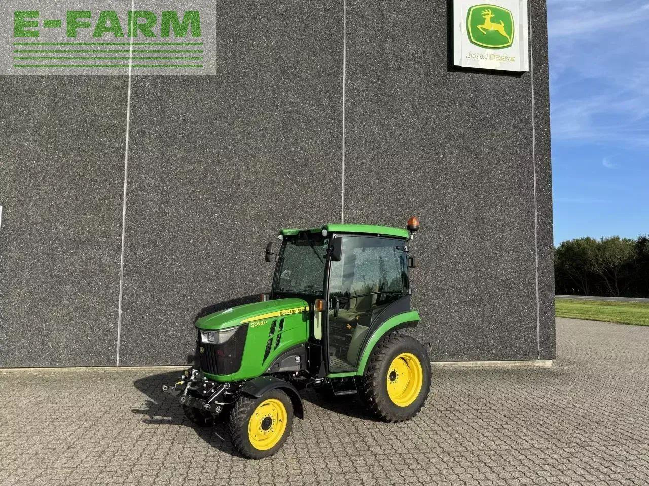 John Deere 2038r - Traktors: foto 1 John Deere 2038r - Traktors: foto 1