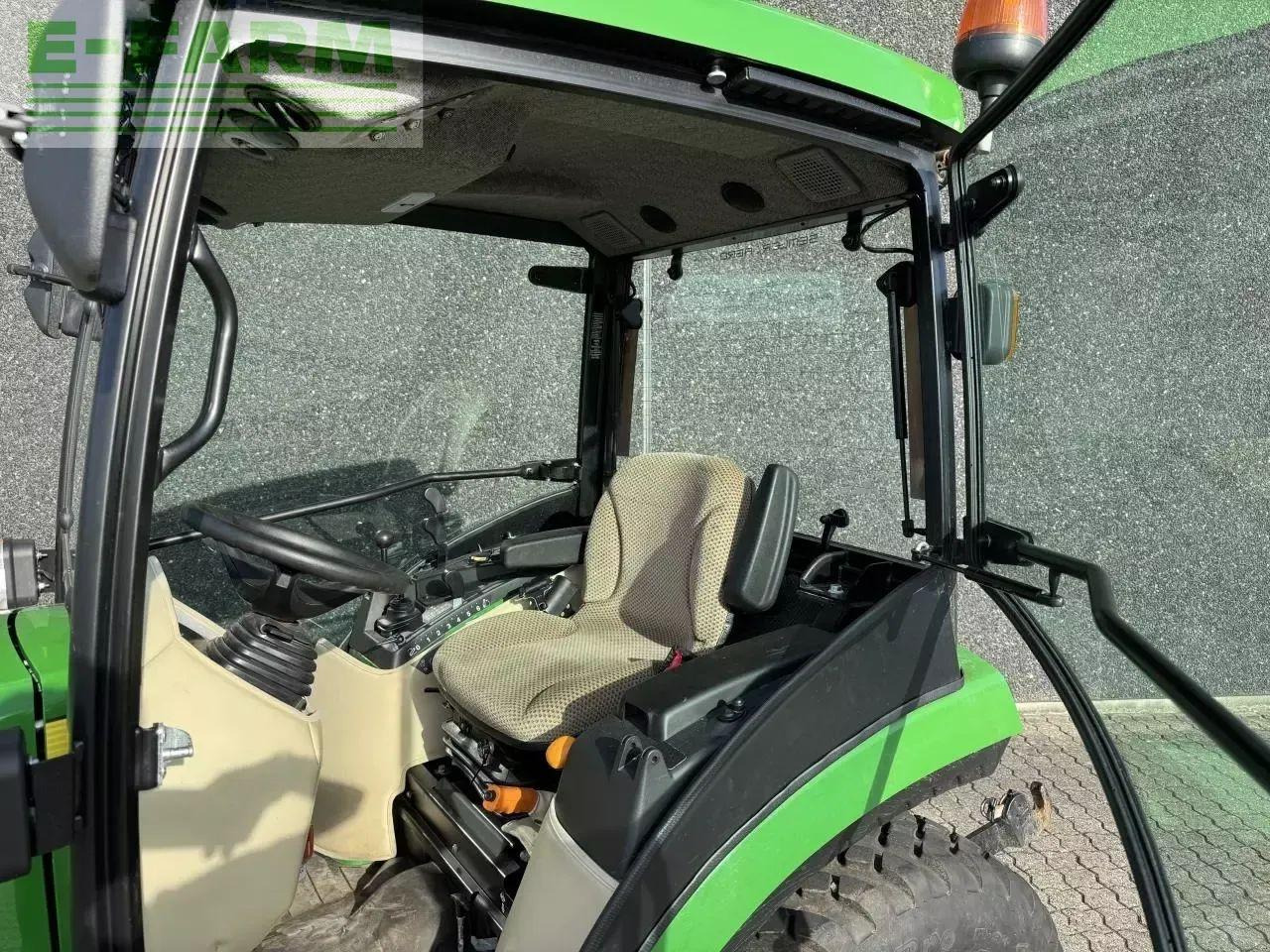 John Deere 2038r - Traktors: foto 2 John Deere 2038r - Traktors: foto 2