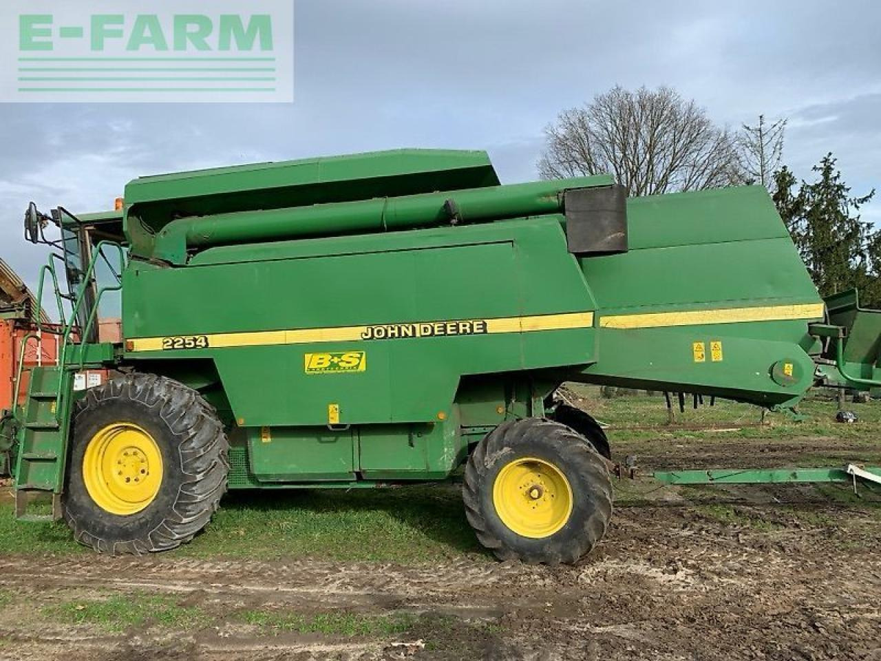 John Deere 2254 - Labības kombains: foto 1 John Deere 2254 - Labības kombains: foto 1