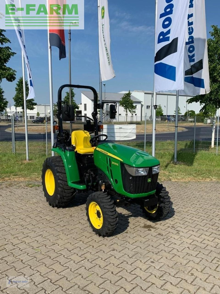 John Deere 3025e - Traktors: foto 1 John Deere 3025e - Traktors: foto 1