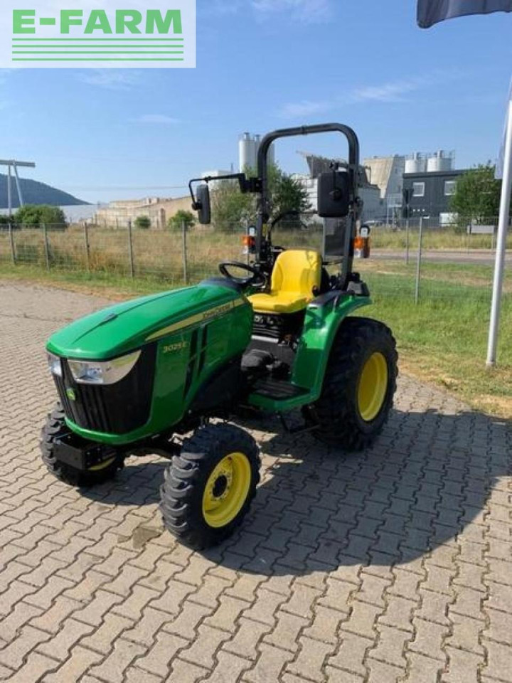 John Deere 3025e - Traktors: foto 2 John Deere 3025e - Traktors: foto 2