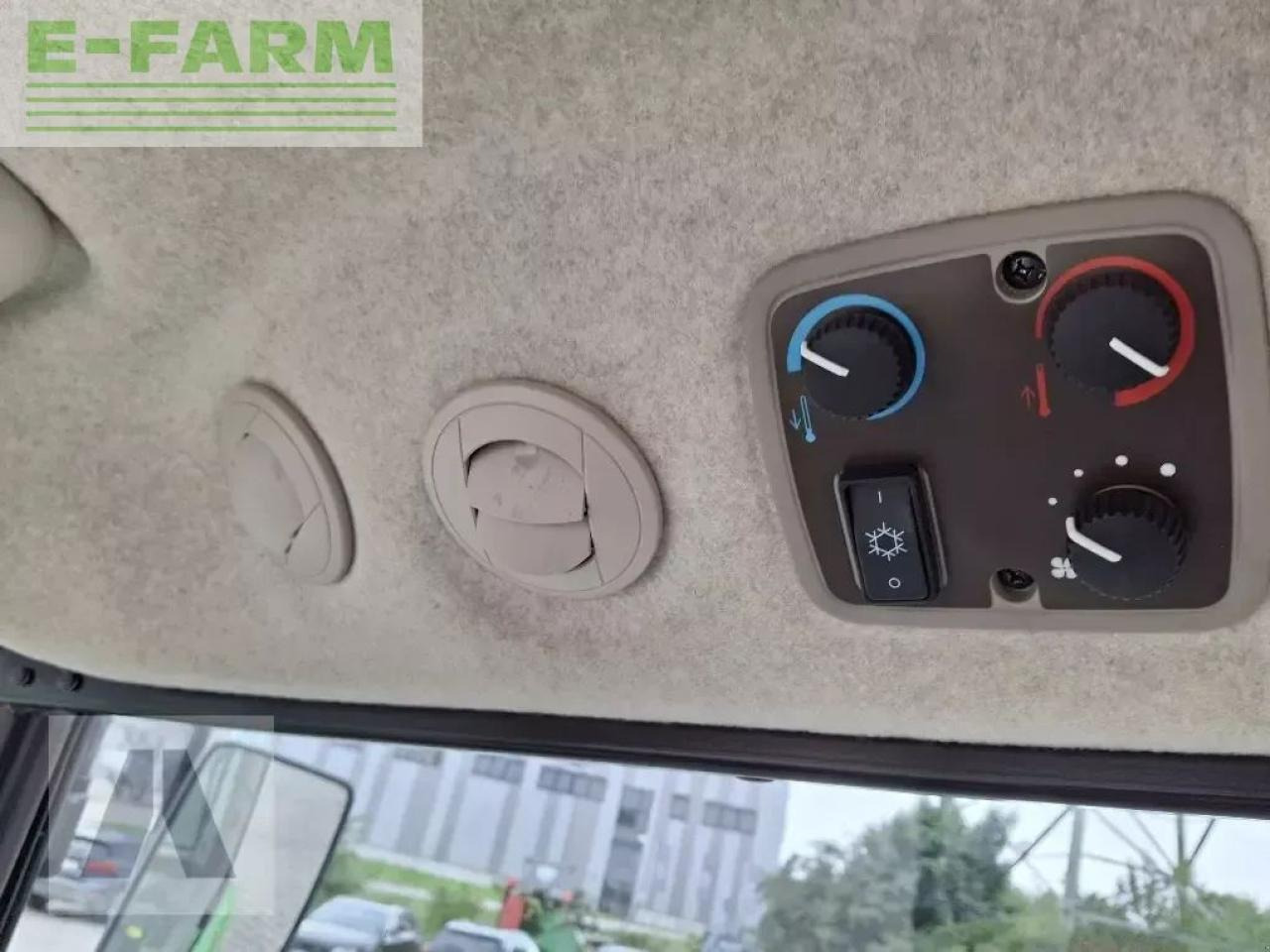 John Deere 3046r - Traktors: foto 4 John Deere 3046r - Traktors: foto 4
