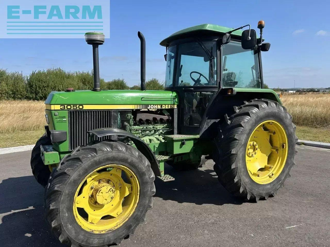 John Deere 3050 4wd - Traktors: foto 1 John Deere 3050 4wd - Traktors: foto 1