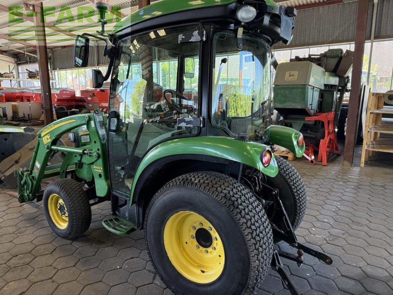 John Deere 3320 - Traktors: foto 5 John Deere 3320 - Traktors: foto 5