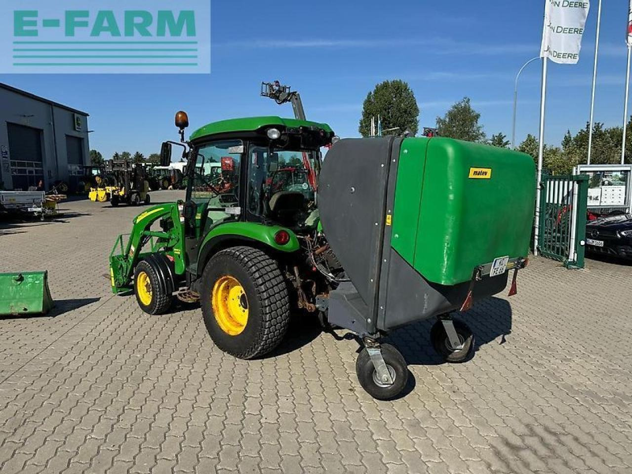 John Deere 3720 - Traktors: foto 3 John Deere 3720 - Traktors: foto 3