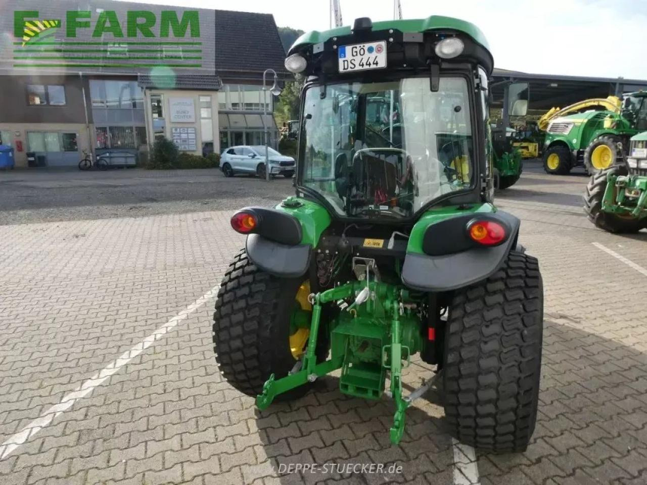 John Deere 4052r - Traktors: foto 4 John Deere 4052r - Traktors: foto 4