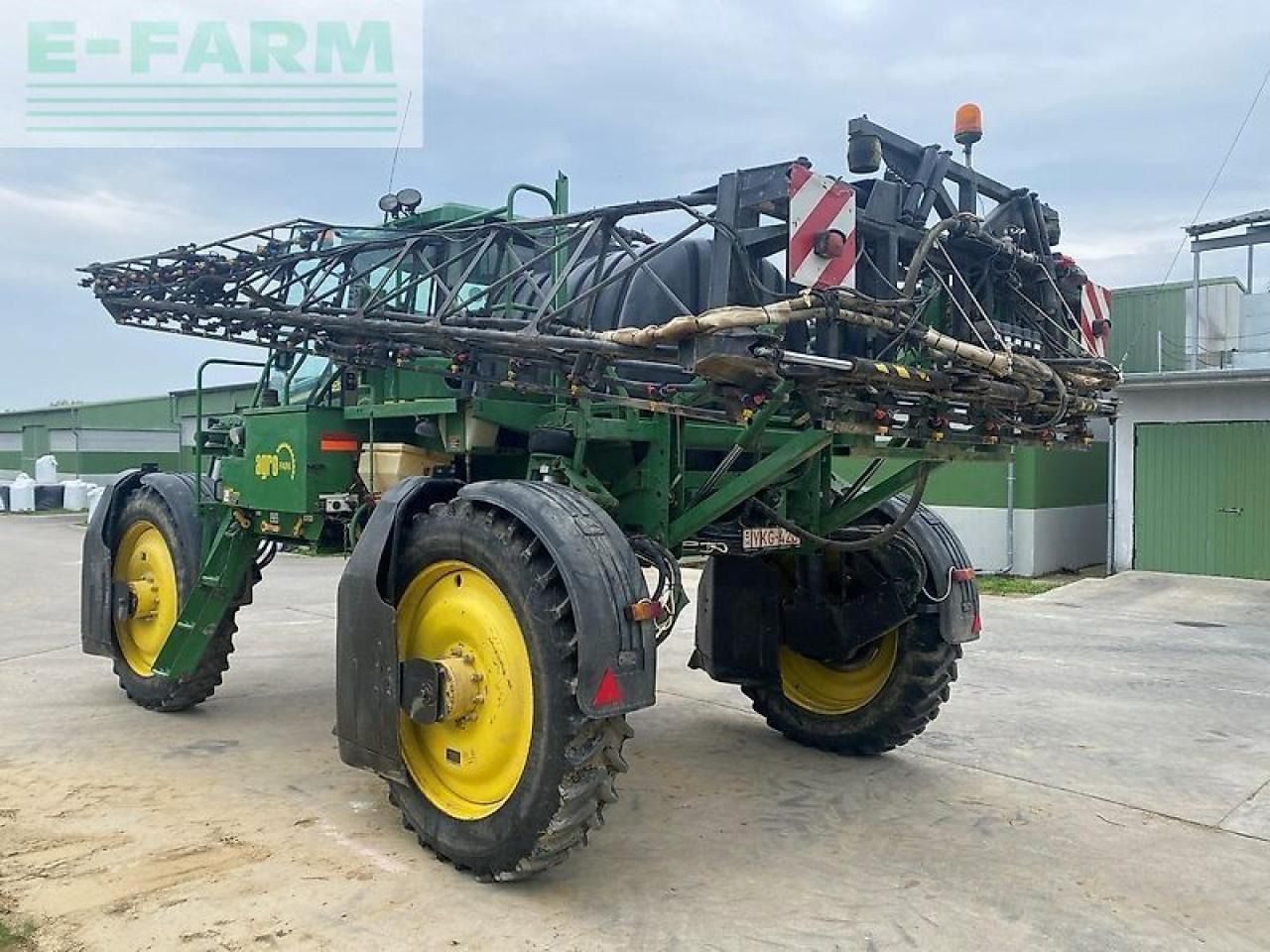 John Deere 4720 - Piekabināmais miglotājs: foto 5 John Deere 4720 - Piekabināmais miglotājs: foto 5