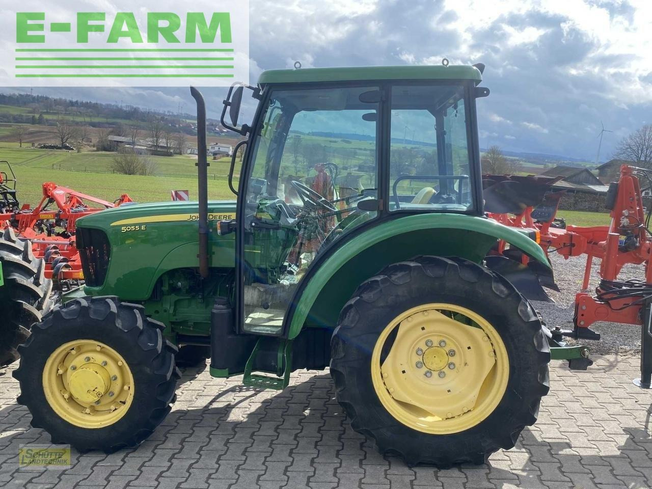 John Deere 5055e - Traktors: foto 3 John Deere 5055e - Traktors: foto 3