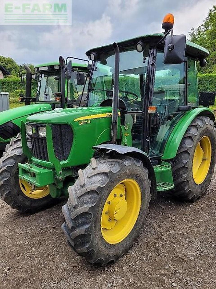 John Deere 5075 e - Traktors: foto 1 John Deere 5075 e - Traktors: foto 1