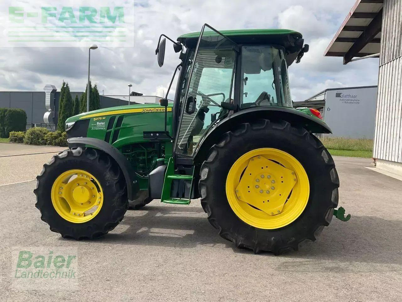 John Deere 5075 m - Traktors: foto 2 John Deere 5075 m - Traktors: foto 2
