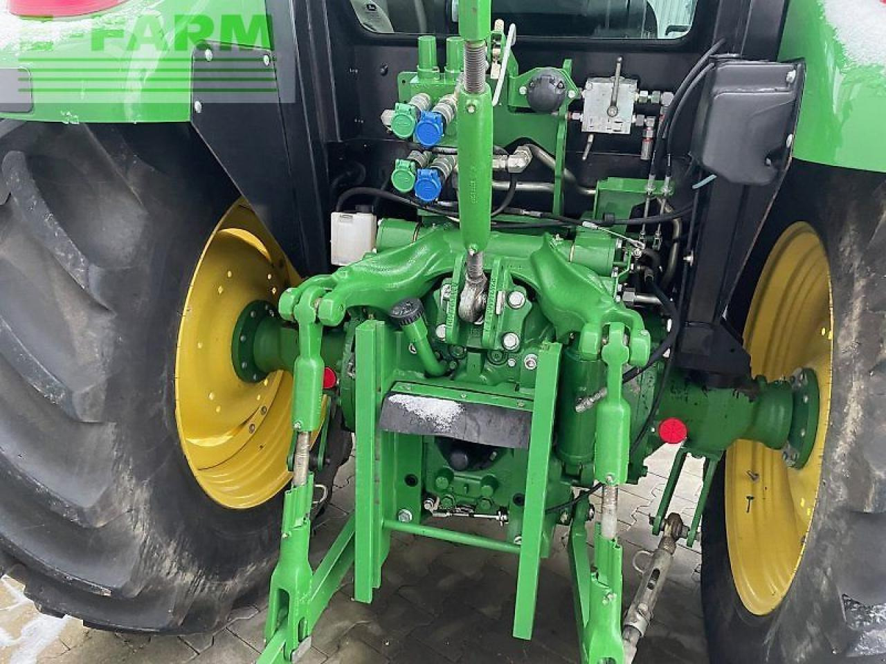 John Deere 5075 m - Traktors: foto 4 John Deere 5075 m - Traktors: foto 4