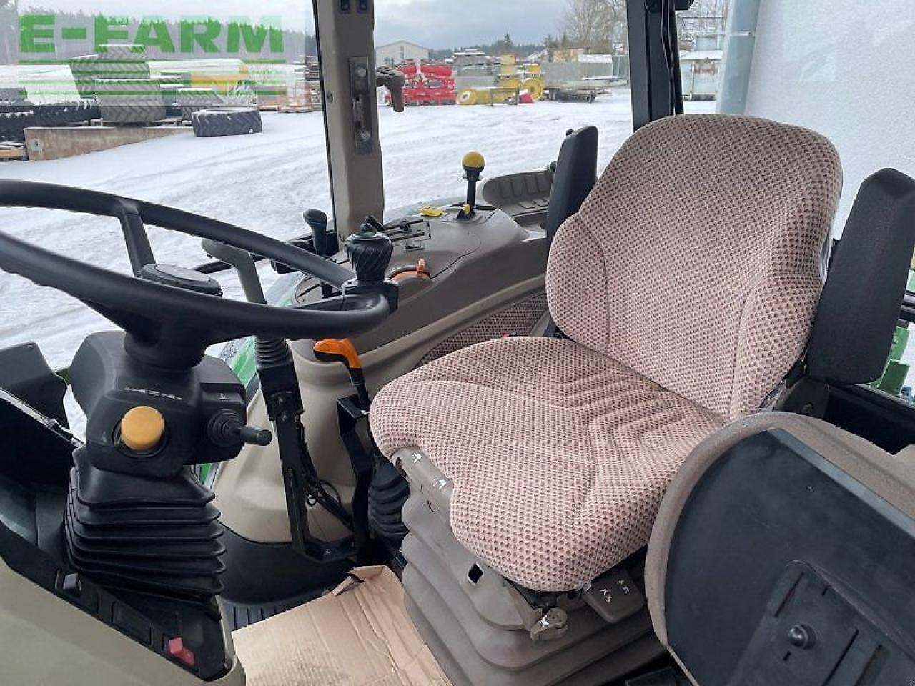 John Deere 5075 m - Traktors: foto 5 John Deere 5075 m - Traktors: foto 5
