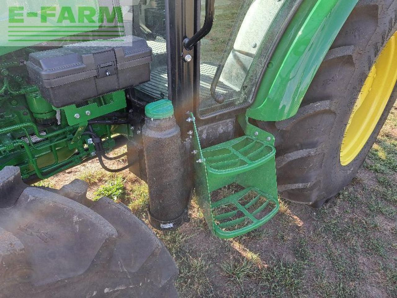 Traktors John Deere 5075e: foto 8