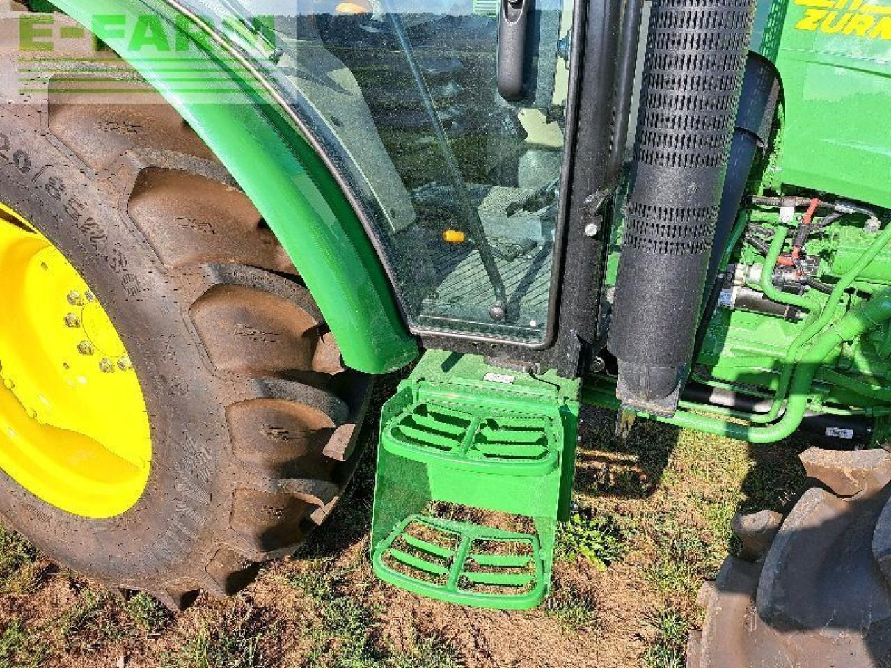 Traktors John Deere 5075e: foto 7