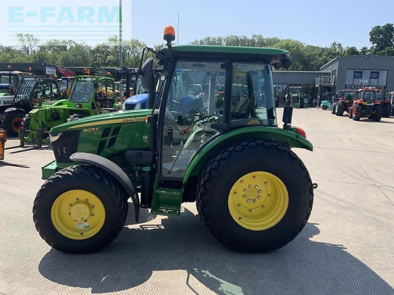 John Deere 5075e tractor (st23600) - Traktors: foto 5 John Deere 5075e tractor (st23600) - Traktors: foto 5