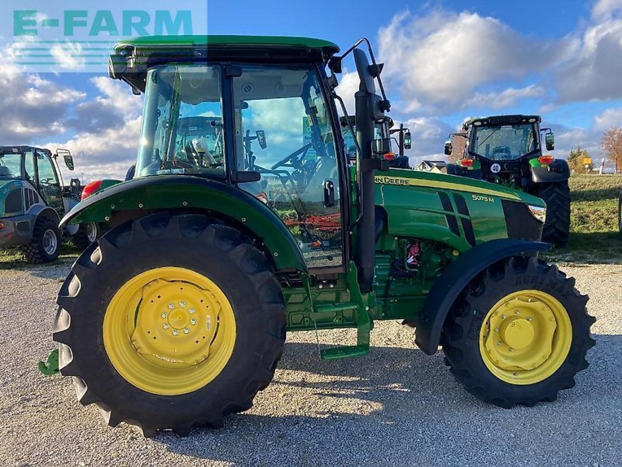 John Deere 5075m - Traktors: foto 4 John Deere 5075m - Traktors: foto 4