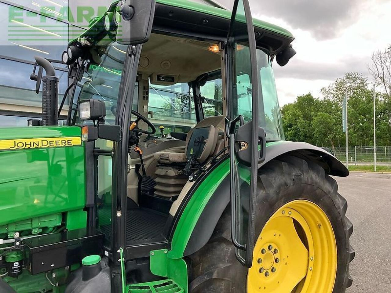 John Deere 5085m - Traktors: foto 5 John Deere 5085m - Traktors: foto 5