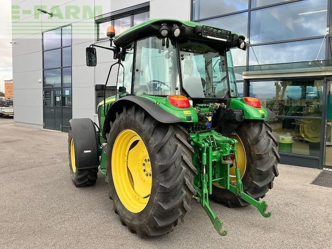 John Deere 5085m - Traktors: foto 4 John Deere 5085m - Traktors: foto 4