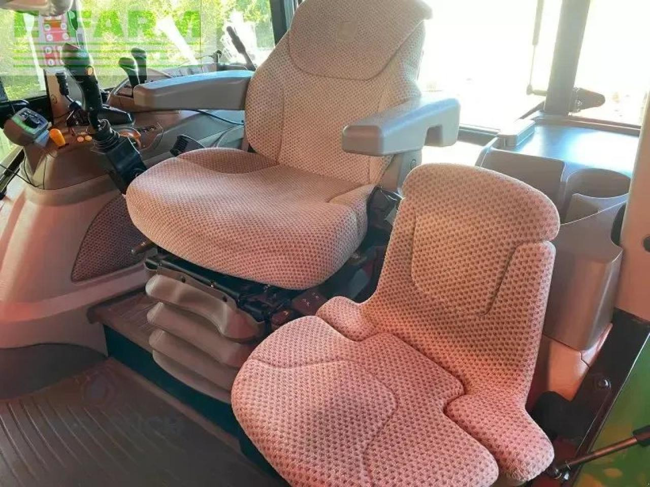 John Deere 5100r - Traktors: foto 4 John Deere 5100r - Traktors: foto 4