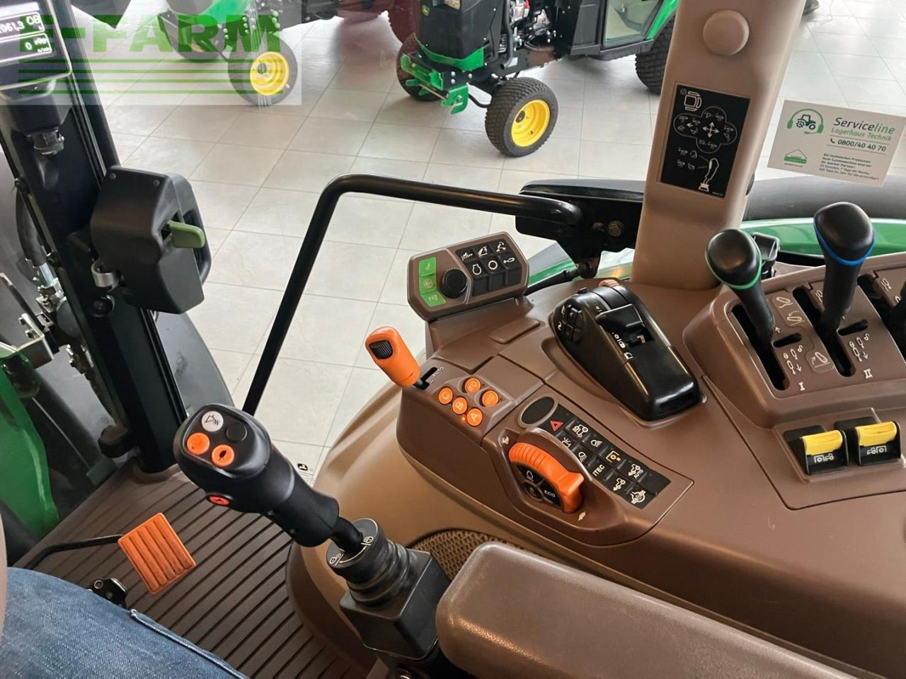 Traktors John Deere 5115R: foto 20