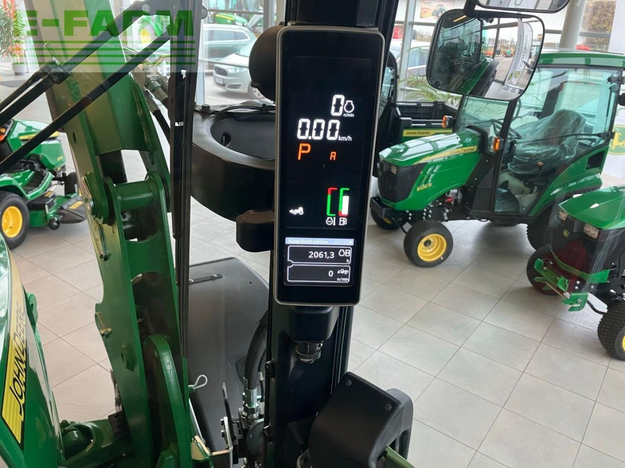 Traktors John Deere 5115R: foto 17