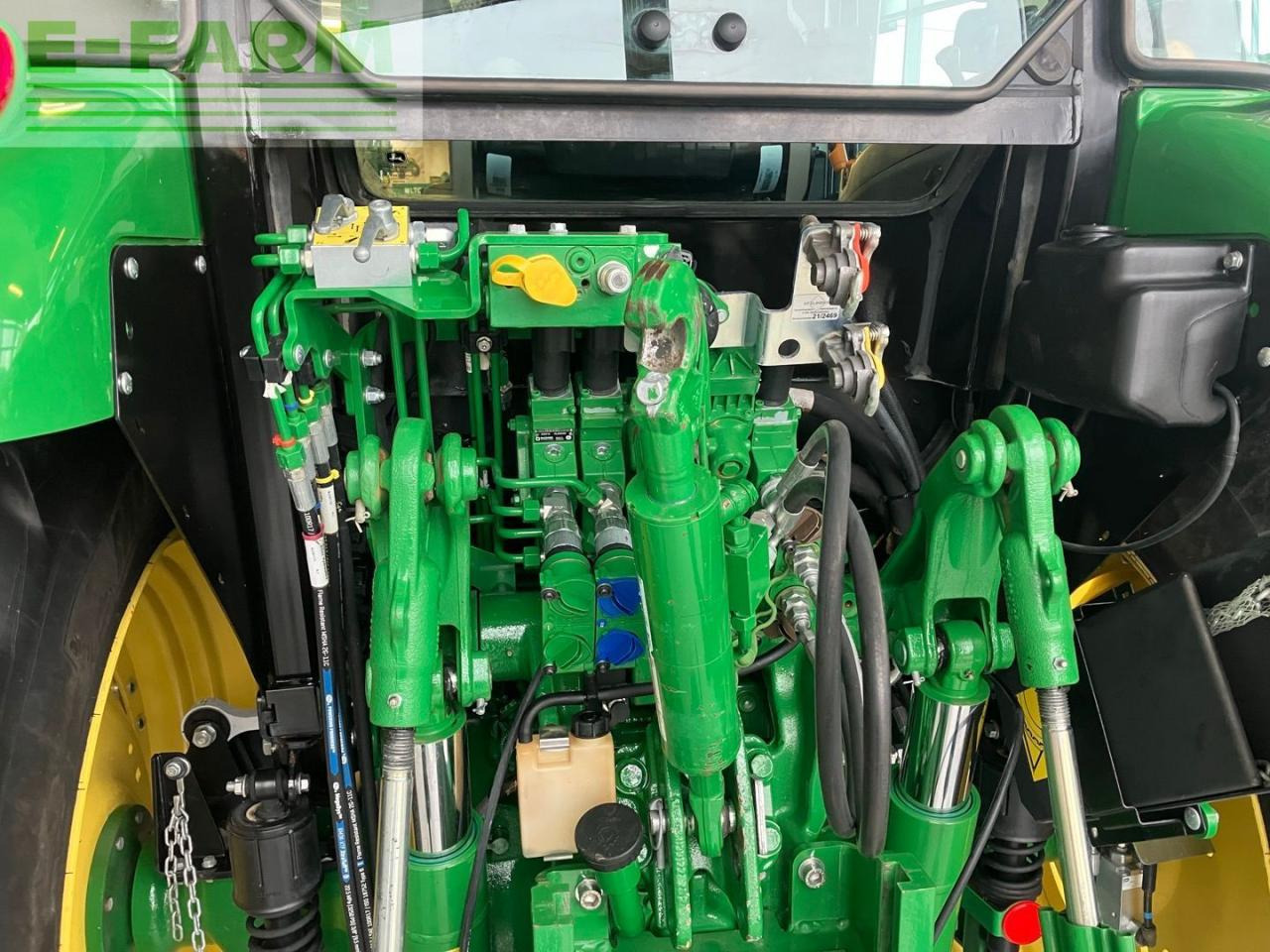 Traktors John Deere 5115R: foto 13