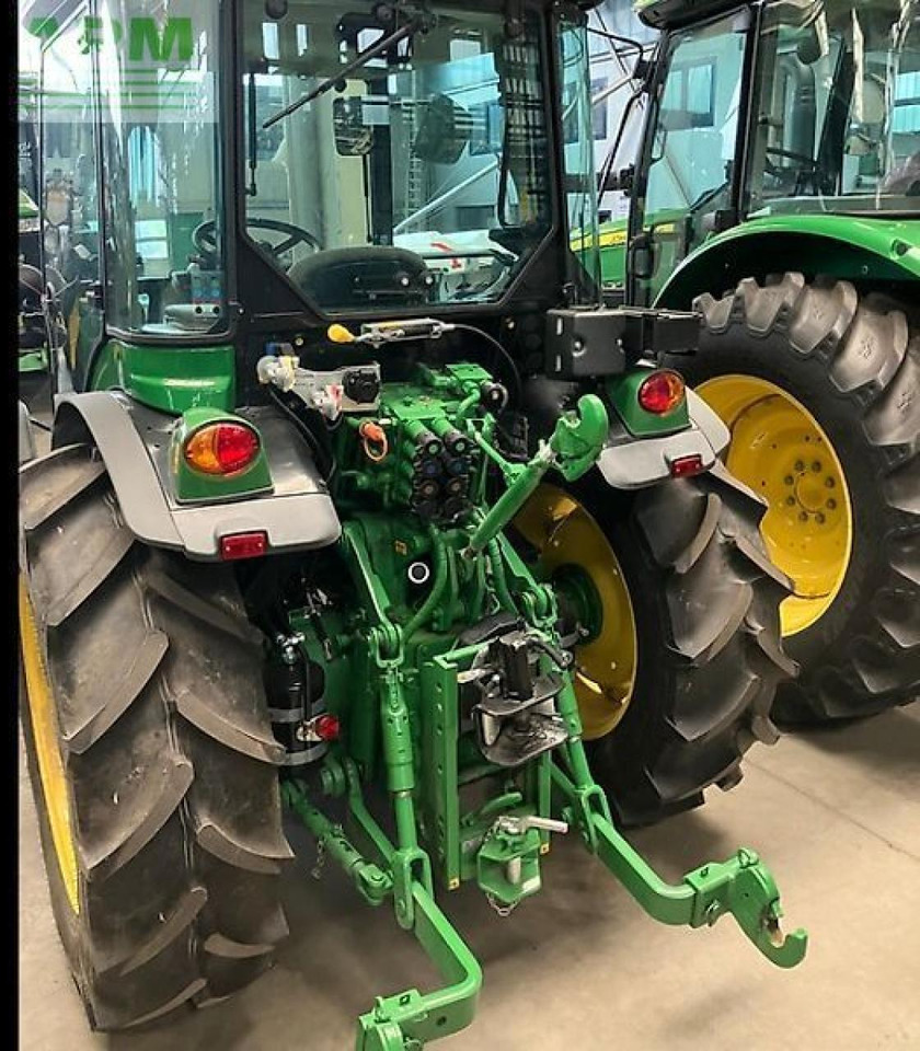 John Deere 5115gf - Traktors: foto 3 John Deere 5115gf - Traktors: foto 3
