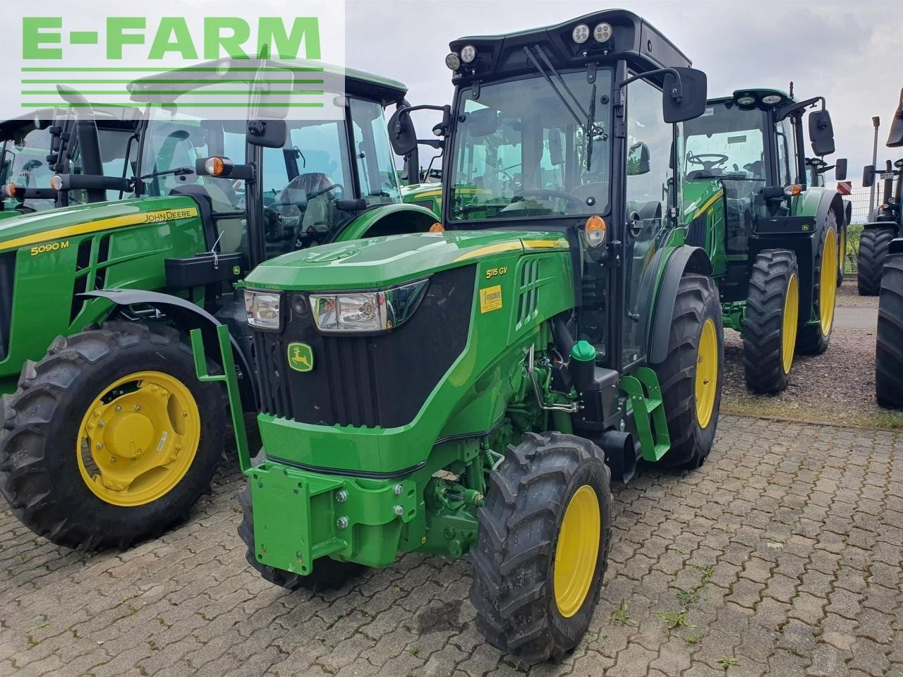 John Deere 5115gv stufe v - Traktors: foto 1 John Deere 5115gv stufe v - Traktors: foto 1