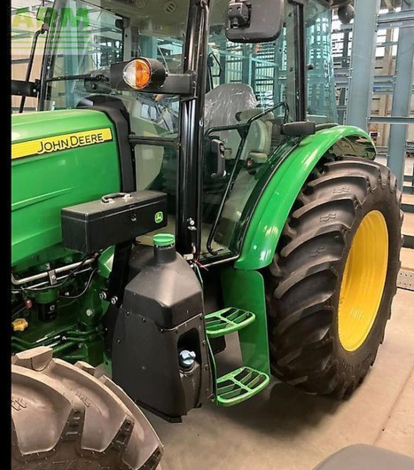 John Deere 5115m - Traktors: foto 5 John Deere 5115m - Traktors: foto 5