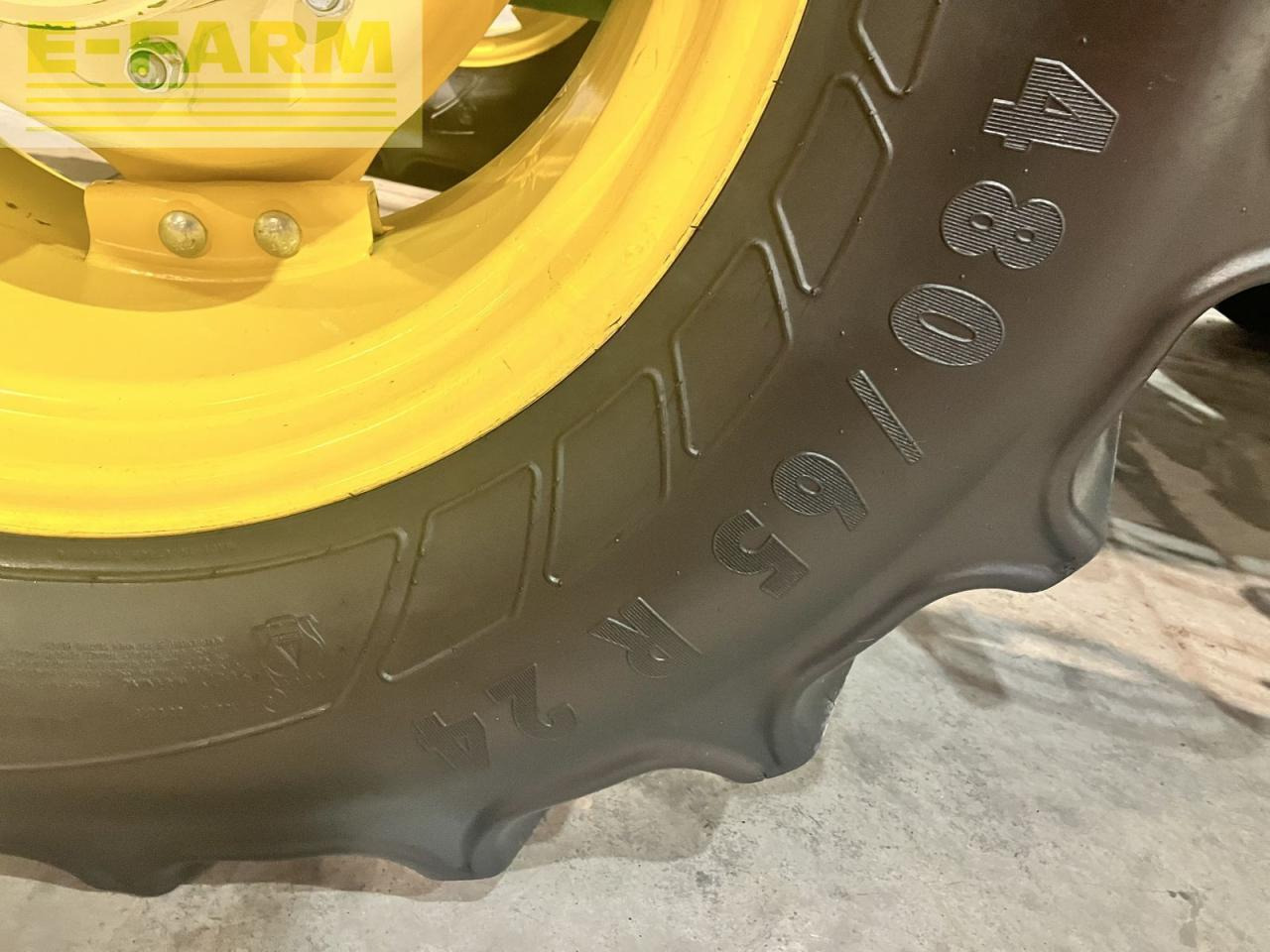 Traktors John Deere 5115r: foto 6 Traktors John Deere 5115r: foto 6