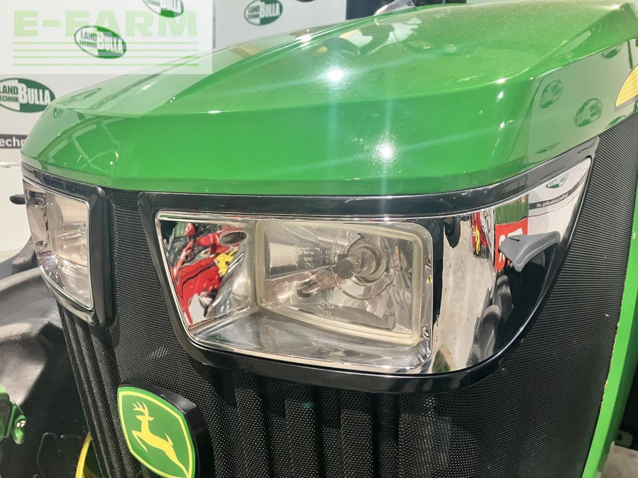 Traktors John Deere 5115r: foto 11 Traktors John Deere 5115r: foto 11