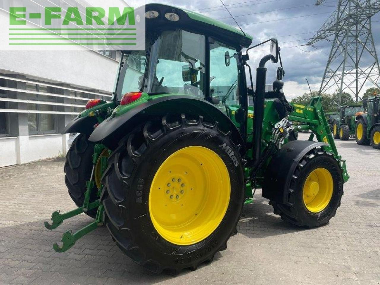 John Deere 5125r 5125 r - Traktors: foto 5 John Deere 5125r 5125 r - Traktors: foto 5