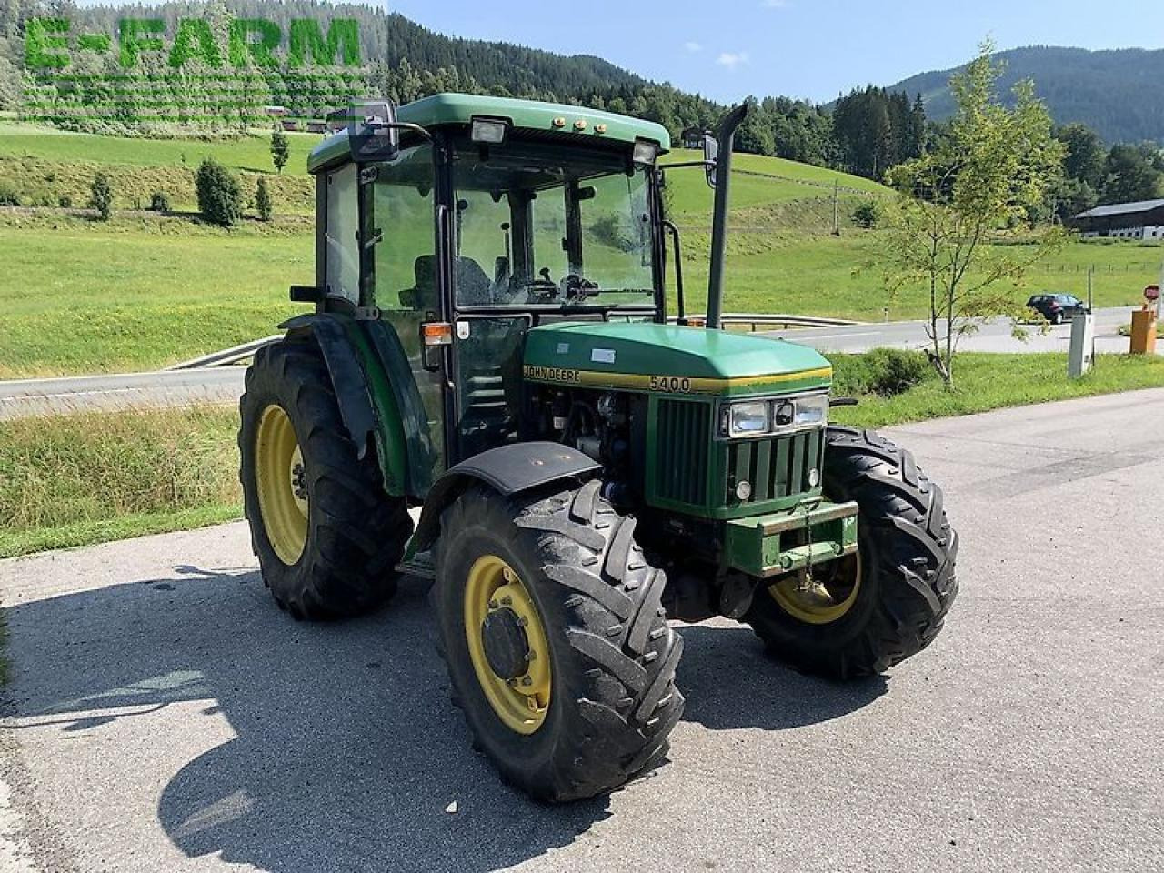 John Deere 5400 a - Traktors: foto 4 John Deere 5400 a - Traktors: foto 4