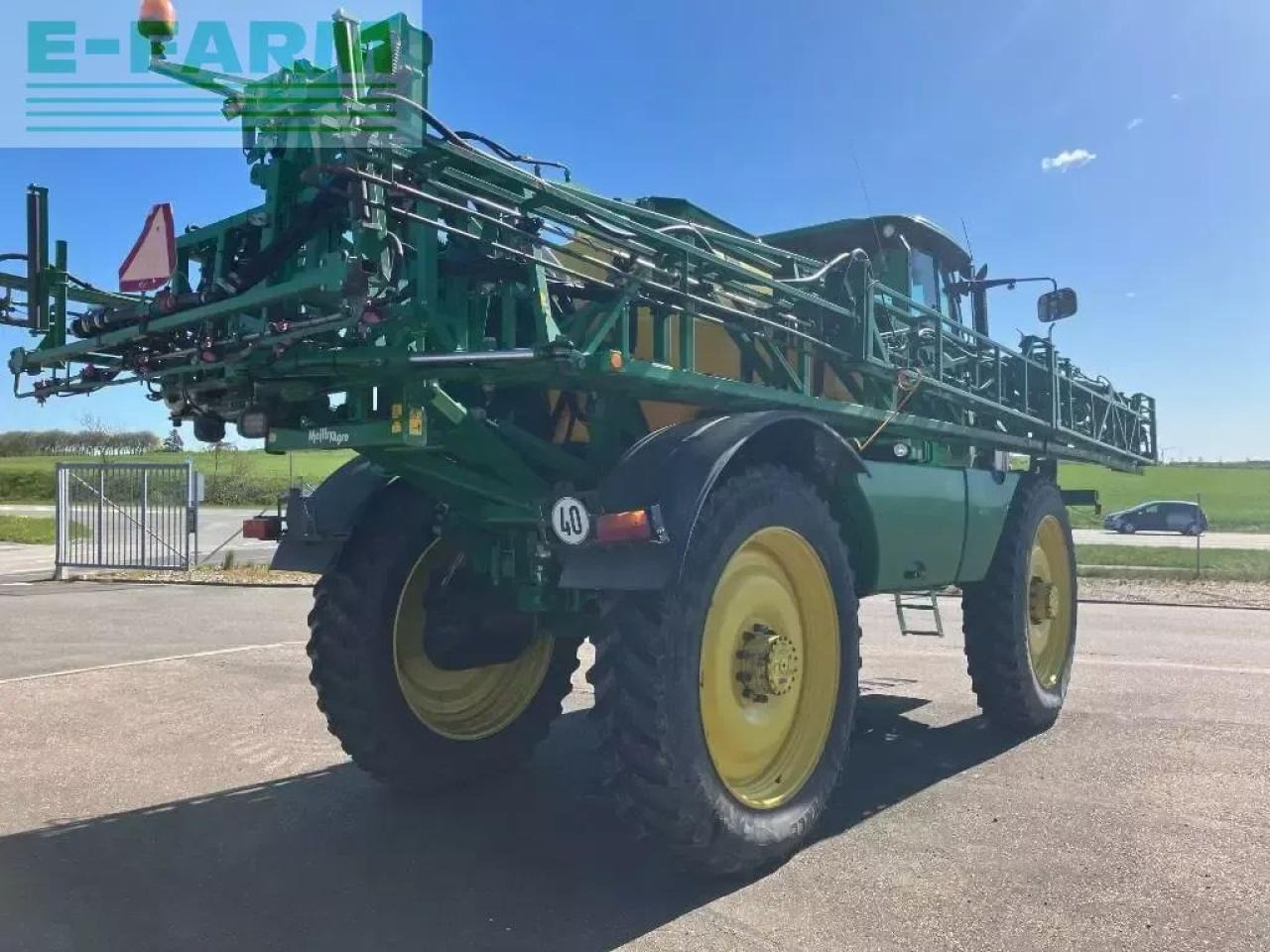 John Deere 5430 i - Piekabināmais miglotājs: foto 4 John Deere 5430 i - Piekabināmais miglotājs: foto 4