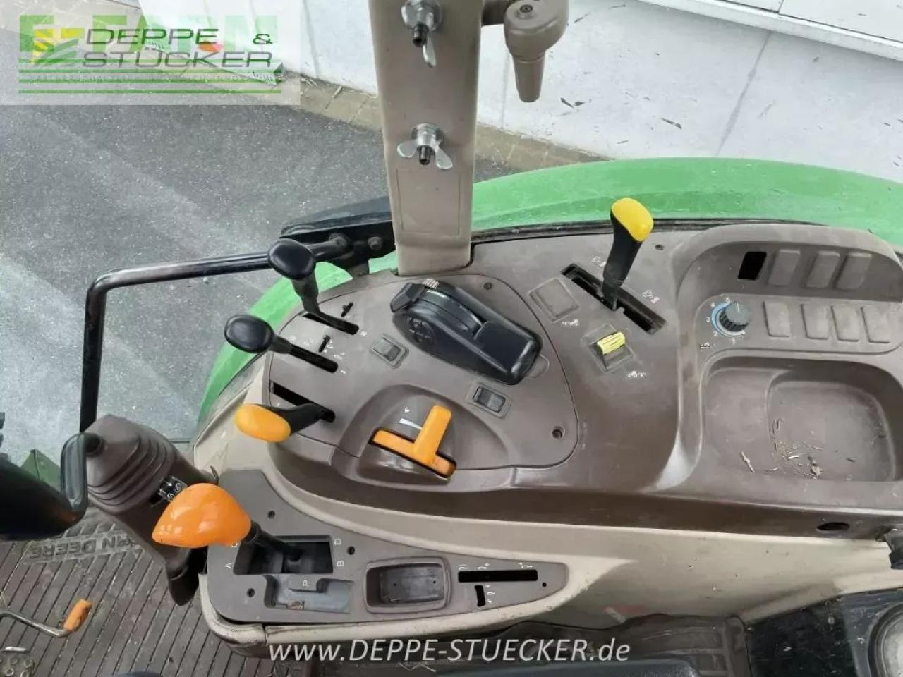 John Deere 5720 - Traktors: foto 5 John Deere 5720 - Traktors: foto 5