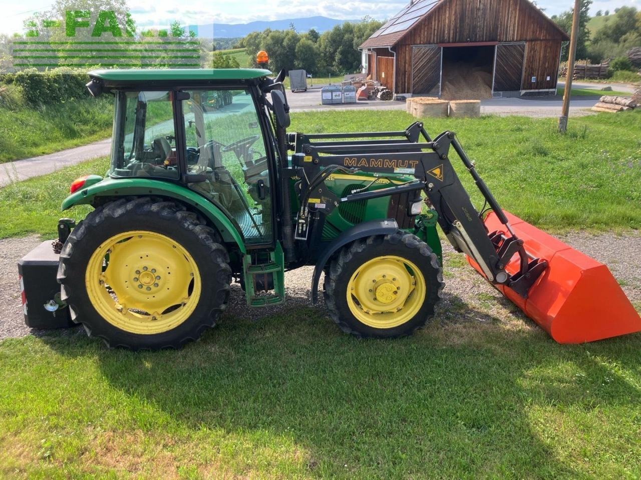 John Deere 5820 - Traktors: foto 5 John Deere 5820 - Traktors: foto 5