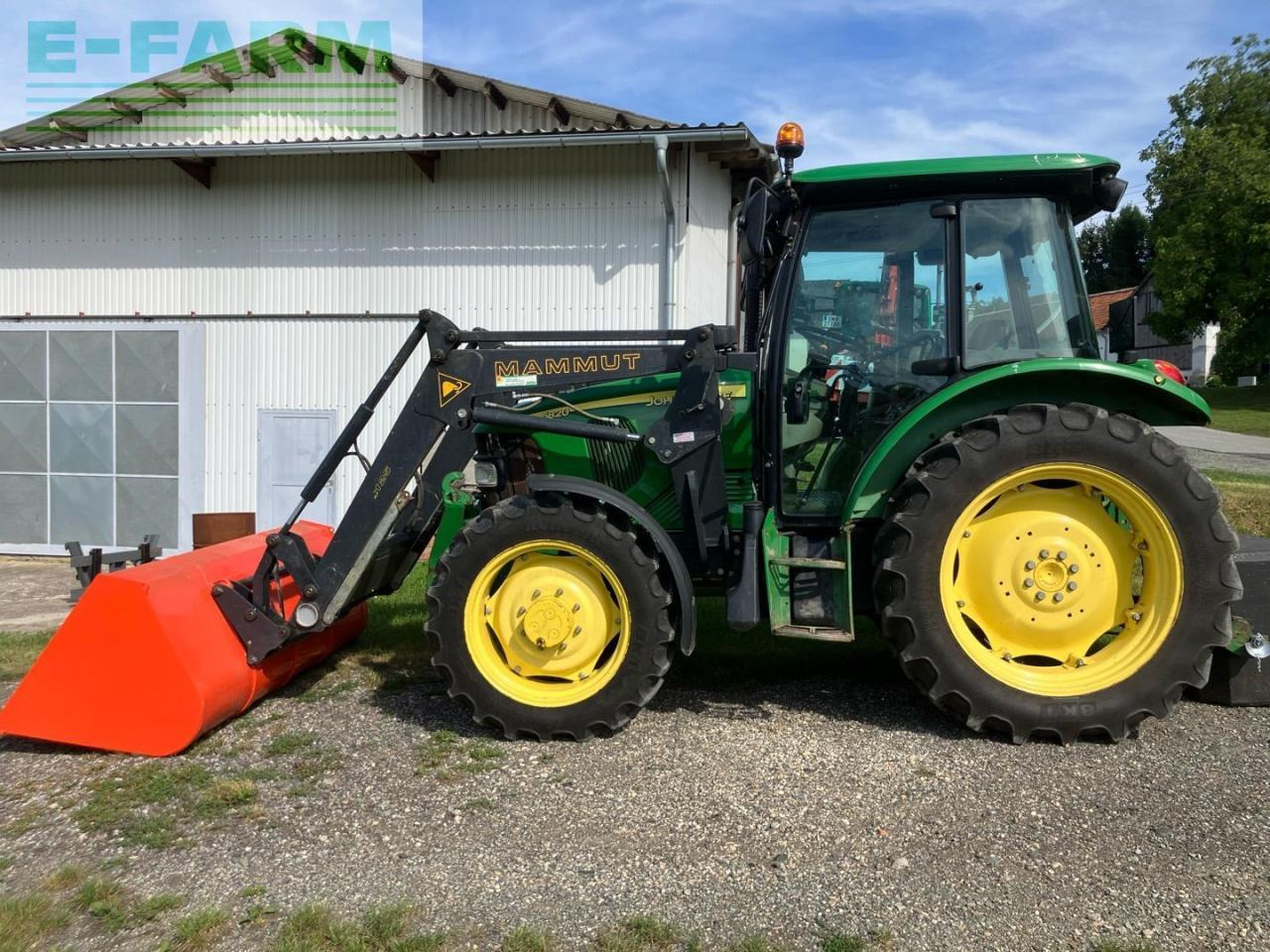 John Deere 5820 - Traktors: foto 2 John Deere 5820 - Traktors: foto 2