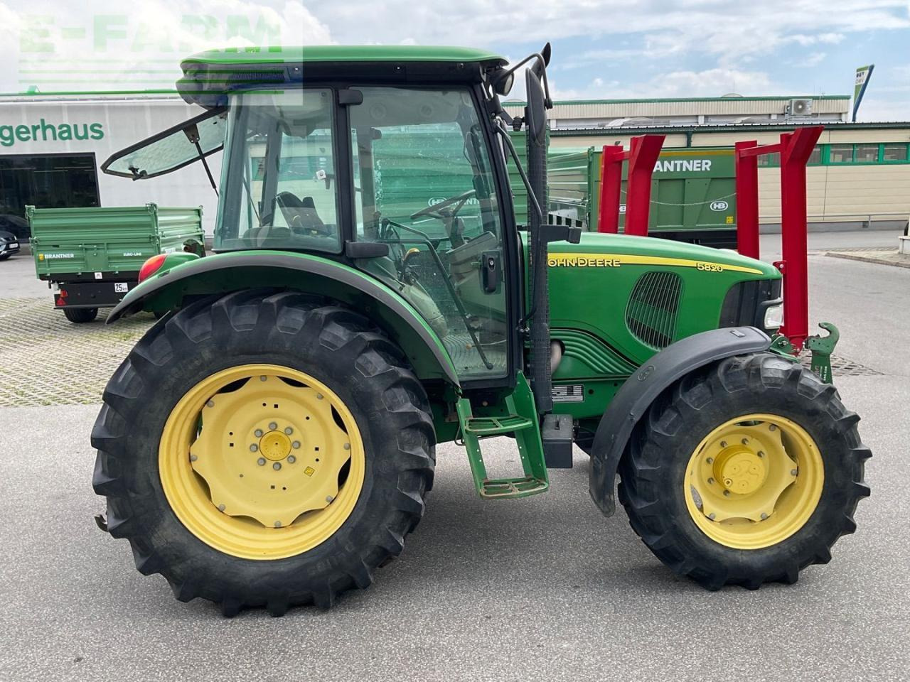 John Deere 5820 - Traktors: foto 5 John Deere 5820 - Traktors: foto 5