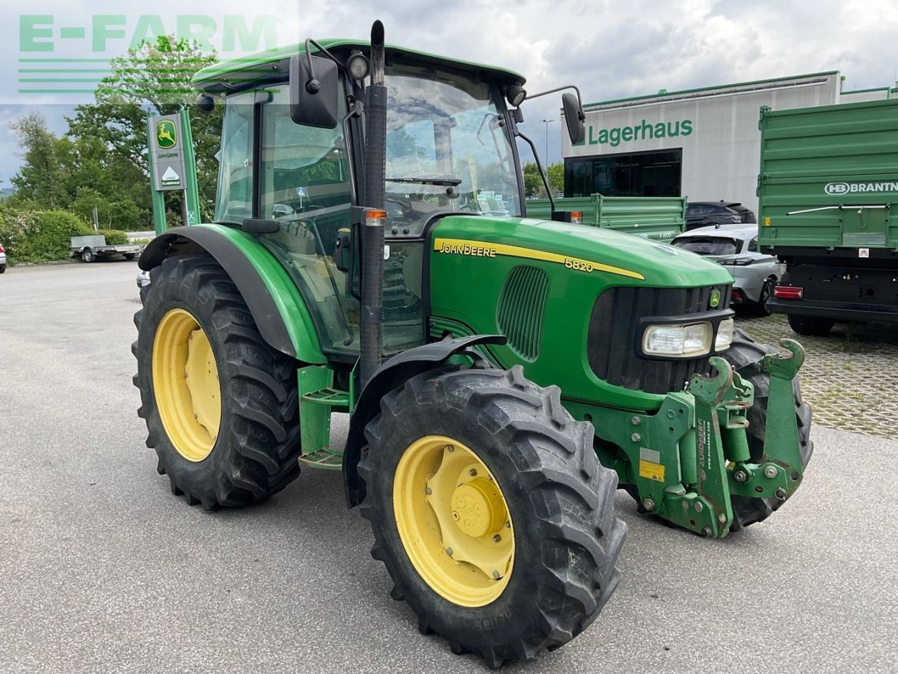 John Deere 5820 - Traktors: foto 4 John Deere 5820 - Traktors: foto 4