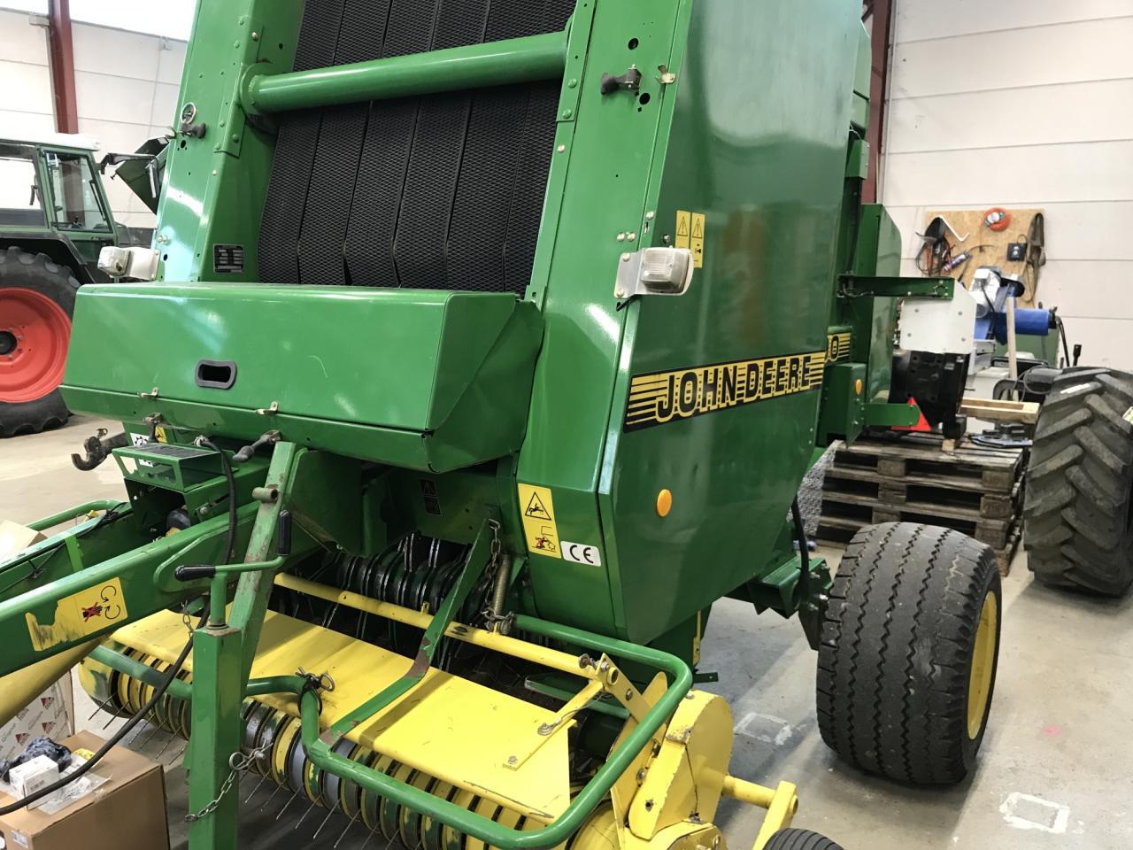 John Deere 590 - Kīpu prese: foto 1 John Deere 590 - Kīpu prese: foto 1