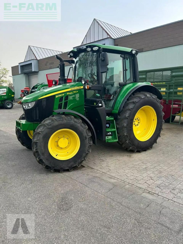 John Deere 6090m - Traktors: foto 3 John Deere 6090m - Traktors: foto 3