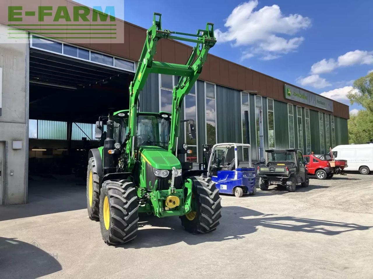 John Deere 6100 m - Traktors: foto 1 John Deere 6100 m - Traktors: foto 1